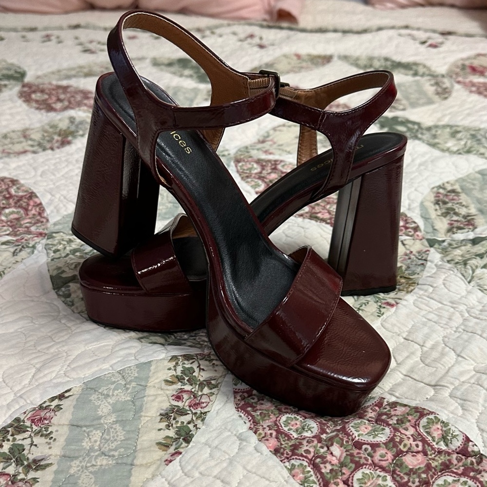 Maurice’s pumps